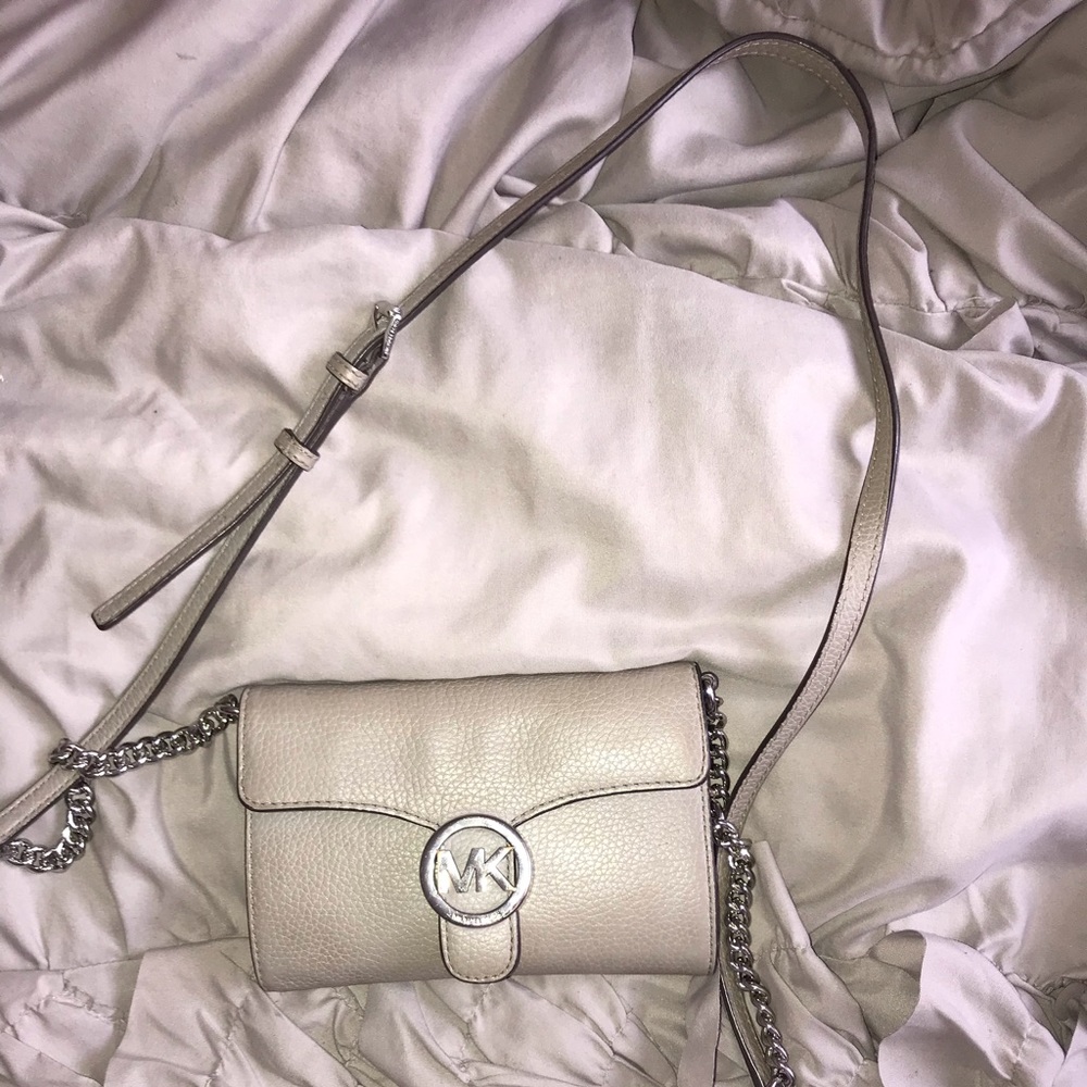 Micheal Kors Wallet Crossbody Bag